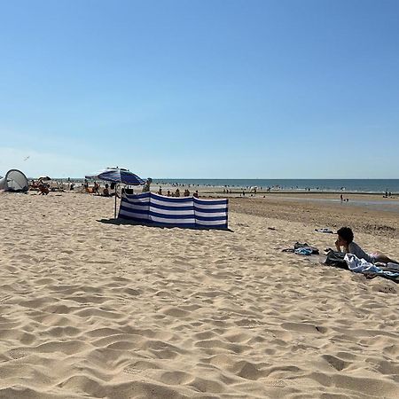 Oostende Studio Royal Ascot Q7 Met Terras En Zeezicht Op Toplocatie Exterior foto